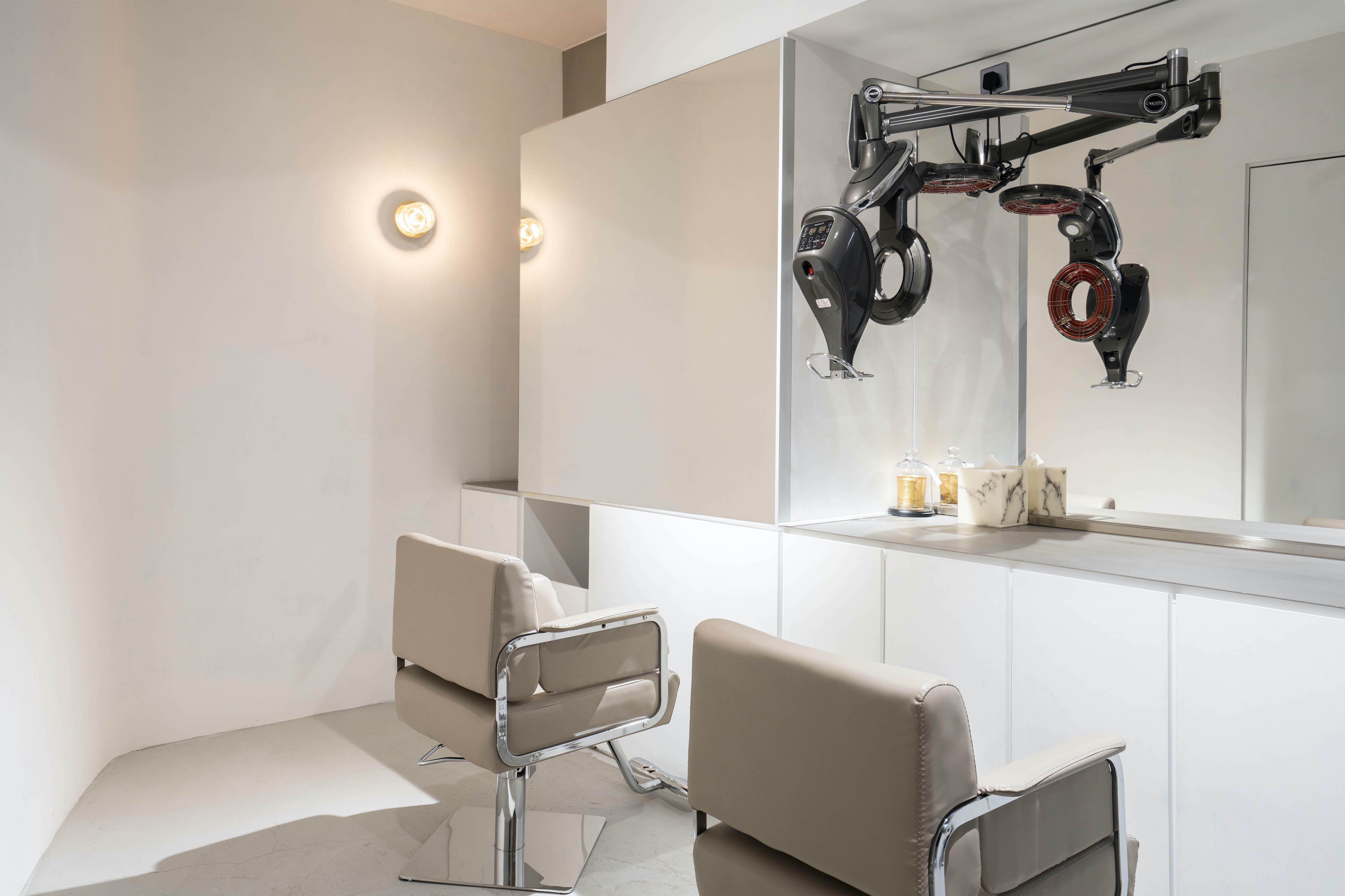 星級髮型屋,希聲堂,SHHH,Central salon,Hk salon,上環 hair salon,中環 hair salon,Hong kong salon,Salon 推介,Hair spa hk,Best salon hk,Luxury salon hk,High end salon hk,High end salon in hong kong ,Best hair salon in hong kong,haircare HK,毛躁頭髮打理,受損髮質修復,染後護色護理,電燙髮保養